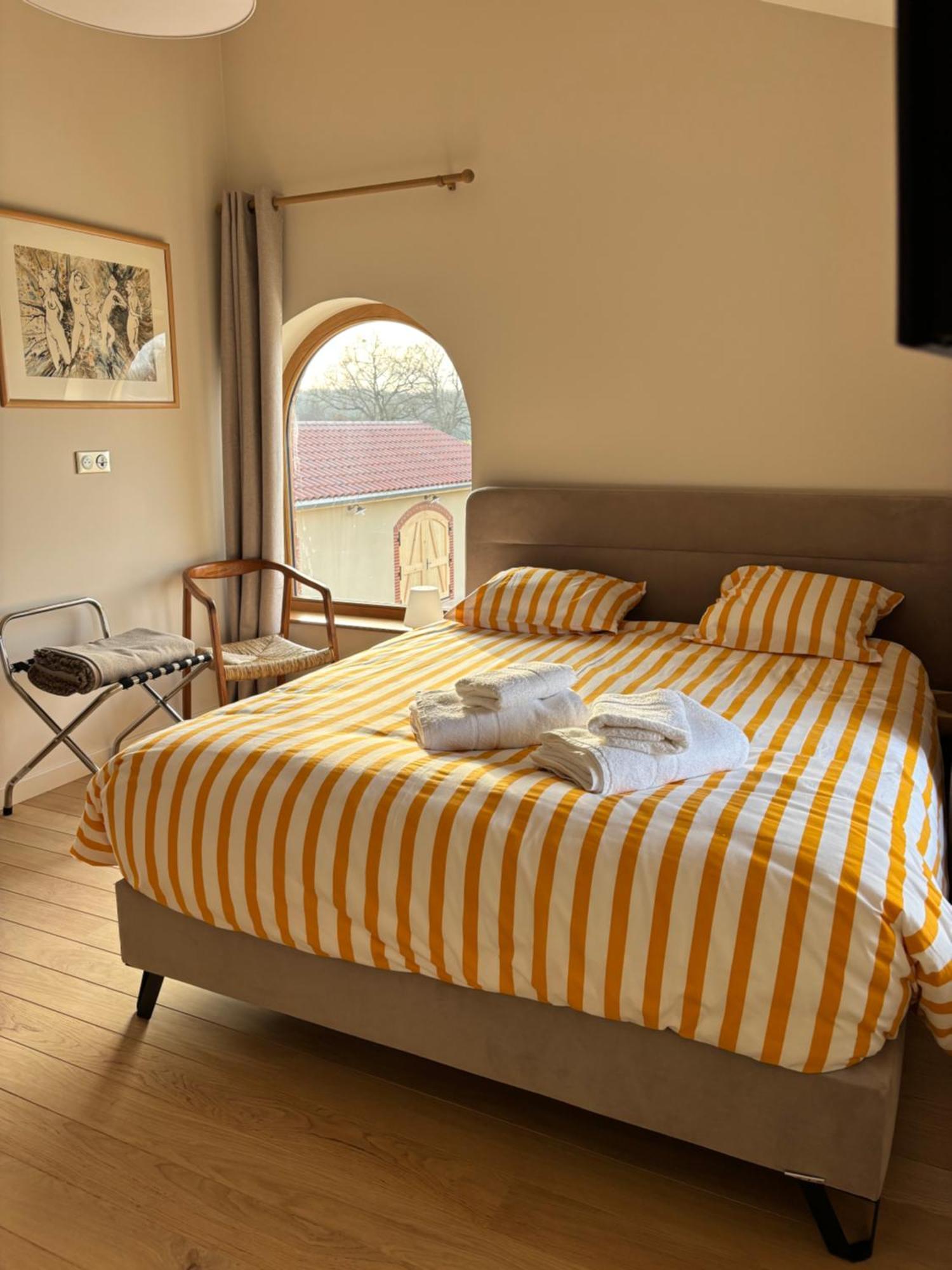 Le Domaine Du Pin Bed & Breakfast Chatillon-sur-Chalaronne Exterior photo